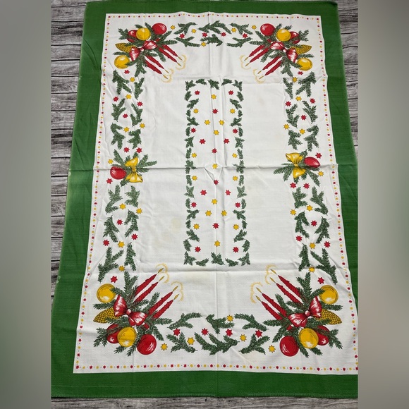 VINTAGE 35”x49” Christmas Table Cloth Great Condition for it’s age a few very - Picture 2 of 7